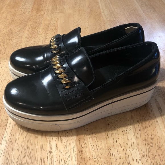 STELLA MCCARTNEY Vegan Patent Leather Chain-Link Accents Loafers. Size 6. - Picture 3 of 12